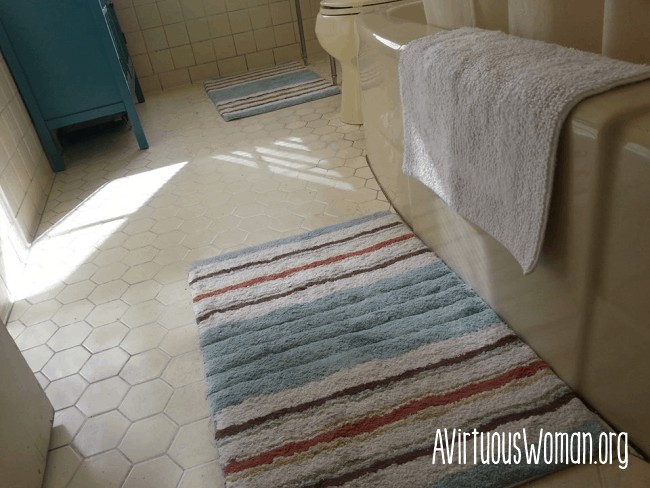 Before & After - Bathroom Makeover on a Budget @ AVirtuousWoman.org 