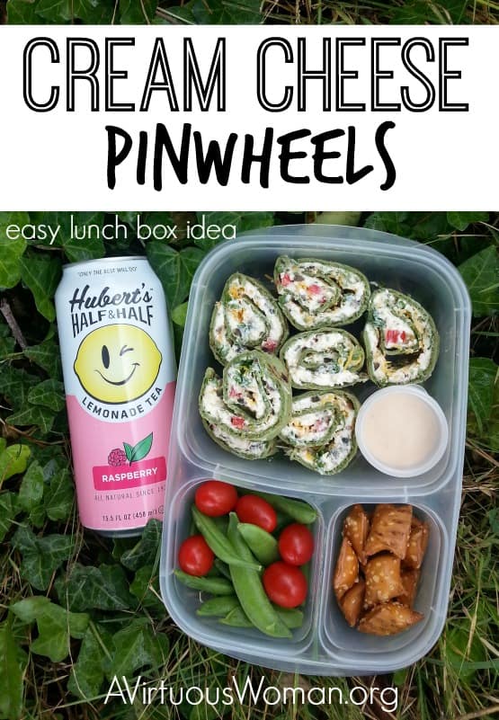 Cream Cheese Pinwheels are super easy to make, taste delicious and are perfect for the lunch box, as an appetizer, or even for a picnic! #easylunchbox #easyrecipes