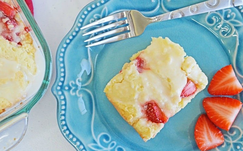 Lemon Strawberry Cake Bars | A Simple Spring Dessert Recipe